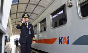 Perjalanan KA di Daop 7 Madiun: Dampak KA Turangga di Bandung
