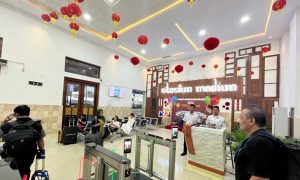 Wow…! Daop 7 Madiun Hadirkan Dekorasi & Ornamen Khas Imlek