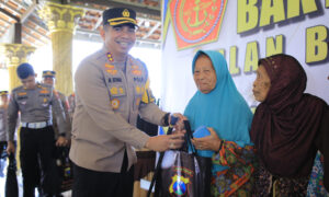 Wujud Kepedulian, Polres Madiun Serahkan Bantuan Paket Sembako