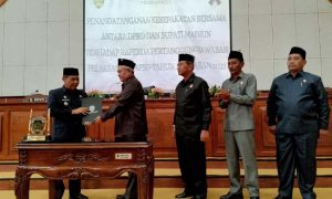 DPRD dan Bupati Madiun Teken Kesepakatan Bersama Raperda PJP APBD TA 2023