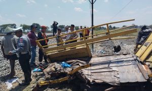 Kereta Tertemper Truk, Daop 7 Ingatkan Pengguna Jalan Pastikan ‘Berteman’