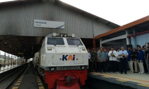 Pecah Kendi Air Kembang, Tandai Peresmian KA Madiun Jaya Menuju Jakarta