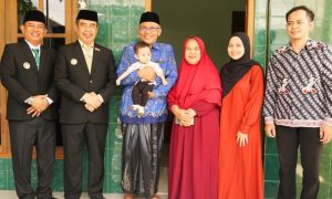 Bupati dan Wakil Bupati Madiun Kunjungi Kyai Sepuh