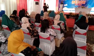 Disperpusarsip Kabupaten Madiun, Bedah Buku ‘Ibu Smart, Anak Hebat’