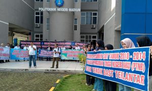 Aksi Damai, Dosen dan Tendik Politeknik Negeri Madiun: ‘Status PNS adalah Harga Mati’