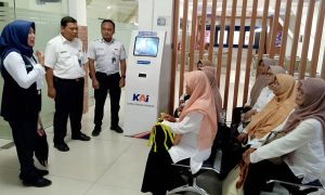 Peringatan HLUN205, KAI Daop 7 Madiun Ajak Lansia Naik Kereta secara Gratis