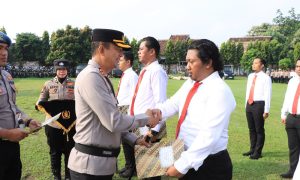 Bukti Dedikasi, 17 Personel Polres Madiun Terima Penghargaan dari Kapolres